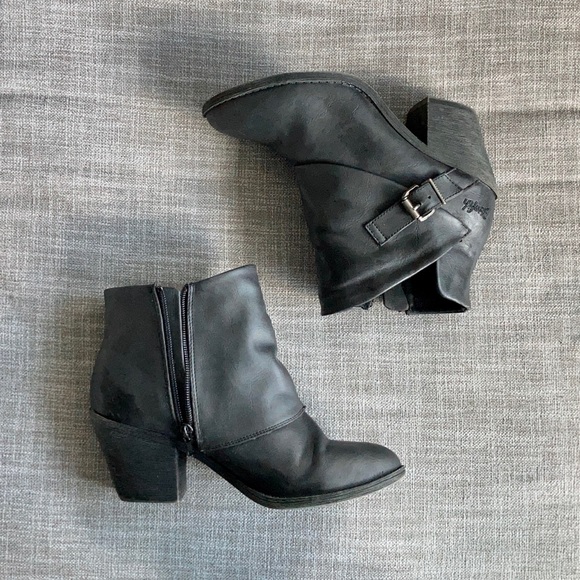 Blowfish Shoes - 3/$30 | Blowfish | Thick Heel Bootie - Black, 8/39